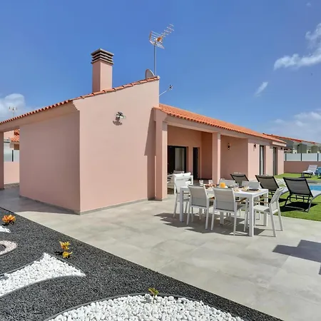 Golden Dunes Shakespeare Villa *